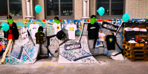 Bild von Hi-Fish Event Shop an einer Betonwand mit Skateboard-Rampen.